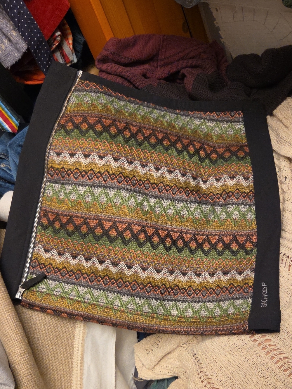 Perfect Fall Zip Miniskirt Skhoop! S side panels, Embroidered Green Orange Gold